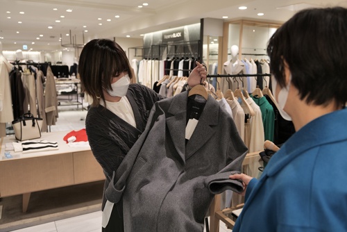 高島屋では婦人コート類の売上高が2019年の水準を大幅に上回っている