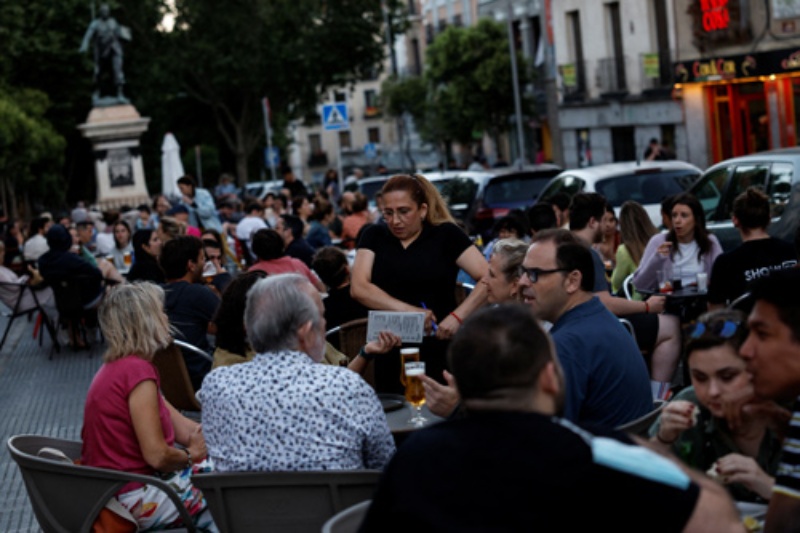 週4日勤務制 で変わる未来の働き方 スペインなど試験導入 日経ビジネス電子版 週4日勤務制 で変わる未来の働き方 スペインなど試験導入 日経ビジネス電子版