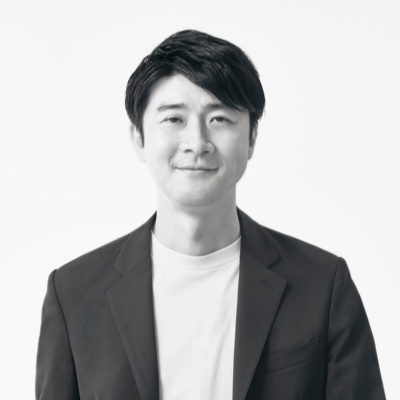 <span class="fontBold">田川欣哉氏<br>Takram Japan代表取締役/デザインエンジニア</span><br>プロダクトサービスからブランドまで、テクノロジーとデザインの幅広い分野に精通するデザインエンジニア。これまで手がけた主なプロジェクトに、日本政府の地域経済分析システム「V-RESAS」のディレクション、メルカリのCXO補佐などがある。経済産業省・特許庁の「デザイン経営」宣言の作成にコアメンバーとして関わった。グッドデザイン金賞、 iF Design Award、ニューヨーク近代美術館パーマネントコレクション、未踏ソフトウェア創造事業スーパークリエータ認定など受賞多数。東京大学工学部卒業。英国ロイヤル・カレッジ・オブ・アート修士課程修了。2015年から2018年まで英国ロイヤル・カレッジ・オブ・アート客員教授を務め、2018年に同校から名誉フェローを授与された。経済産業省産業構造審議会 知的財産分科会委員、日本デザイン振興会理事、東京大学総長室アドバイザーを務める。</a>