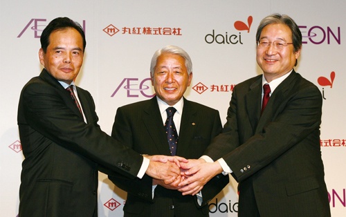 2007年、かつて小売業日本一だったダイエーへの出資を決め、グループの売上高は6兆円を超えた（写真：時事通信）