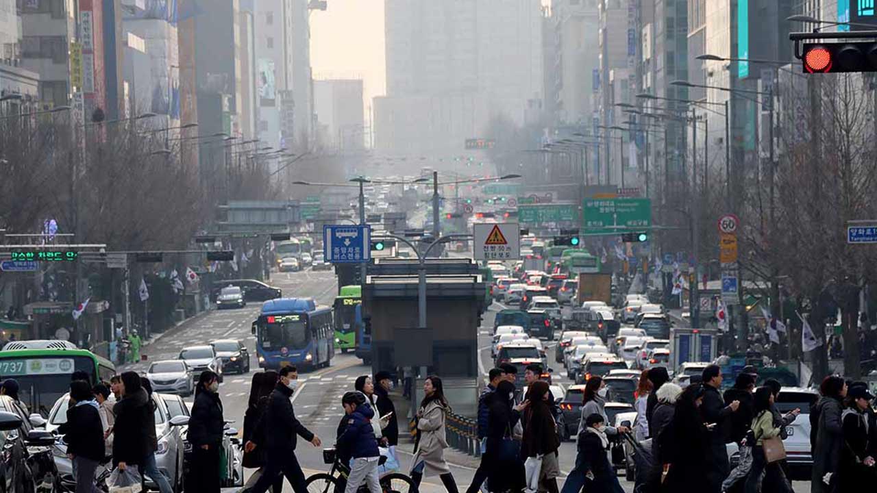 忍び寄る低成長、韓国をむしばむ老若男女の「生きづらさ」：日経ビジネス電子版