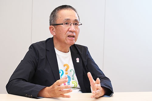 「おせっかいバンカー」の育成を推進する京都信用金庫理事長の榊田隆之(写真:山田哲也)