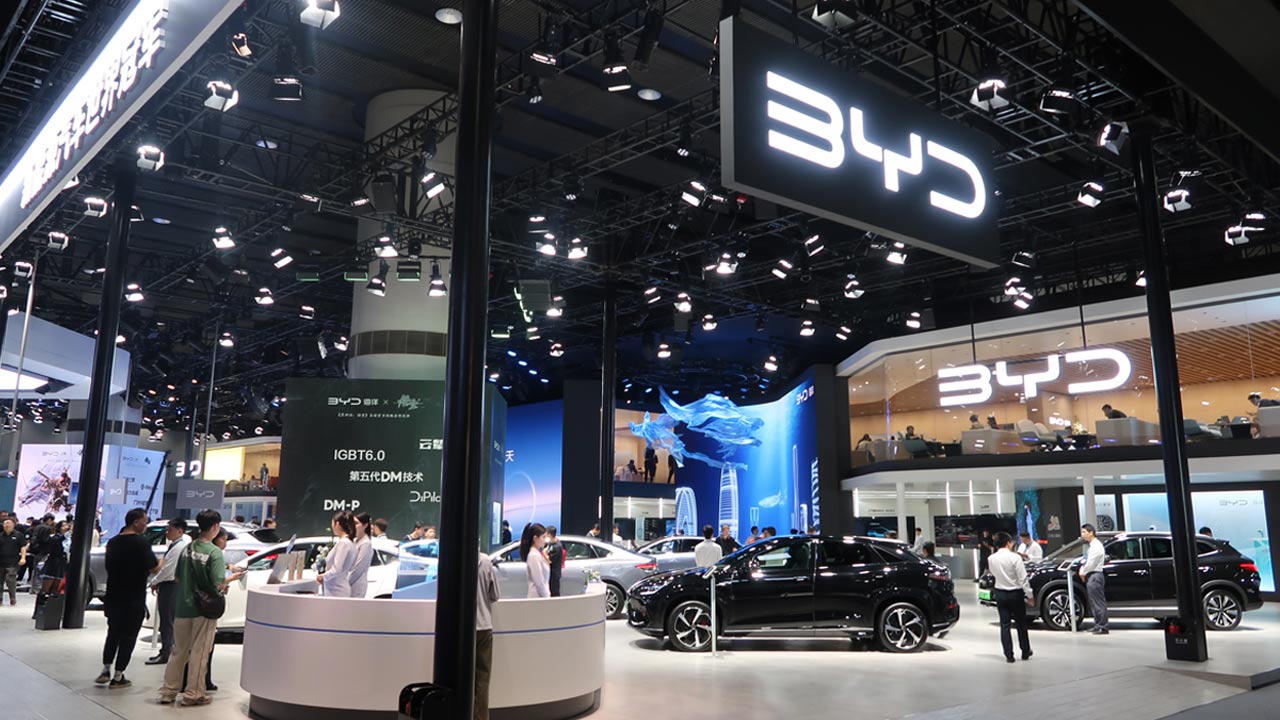 BYD、165万円EVに自動運転機能 乱立中国勢の淘汰加速へ：日経ビジネス