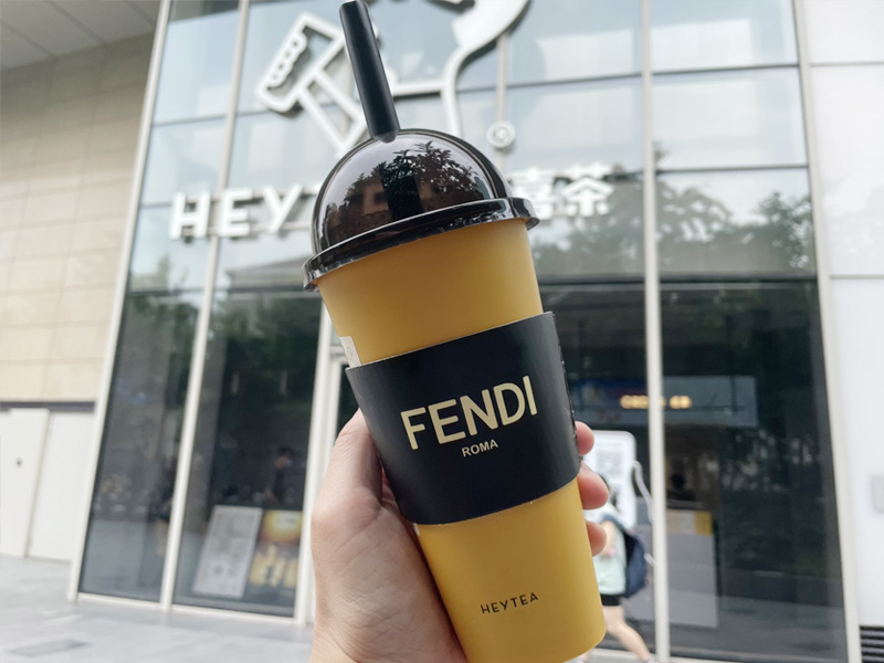 「最も安いFENDI？」　中国の若者がコラボ飲料に熱狂