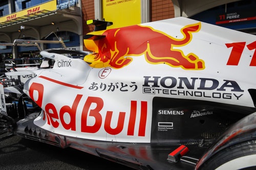 八郷隆弘前社長が率いていた2020年10月、ホンダは自動車レース、フォーミュラ・ワン(F1)への参戦を21年シーズン限りで終了すると発表した(写真:ZUMA Press/アフロ)