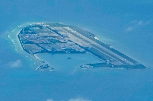中国はスプラトリー諸島の3礁を軍事化した（写真：AP／アフロ）
