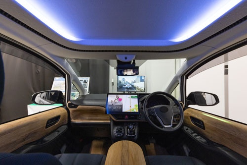 パナソニックオートモーティブシステムズが家族向けの車室空間を提案する（写真：北山宏一）