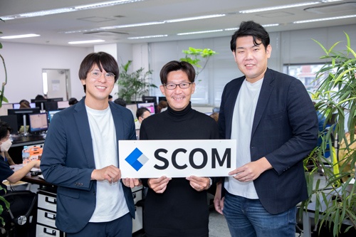 中小企業を支援するSCOMを立ち上げた（左から）上間喜壽氏、藤本和之氏、比嘉良寛氏（写真：前新直人）