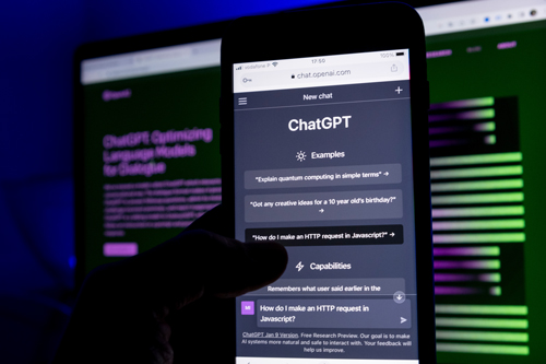 ChatGPTが既成事実化するウソ 深刻化するネットの情報汚染：日経ビジネス電子版