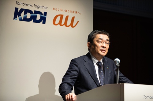 KDDIの髙橋誠社長は、値下げの影響を脱しつつある点を強調する