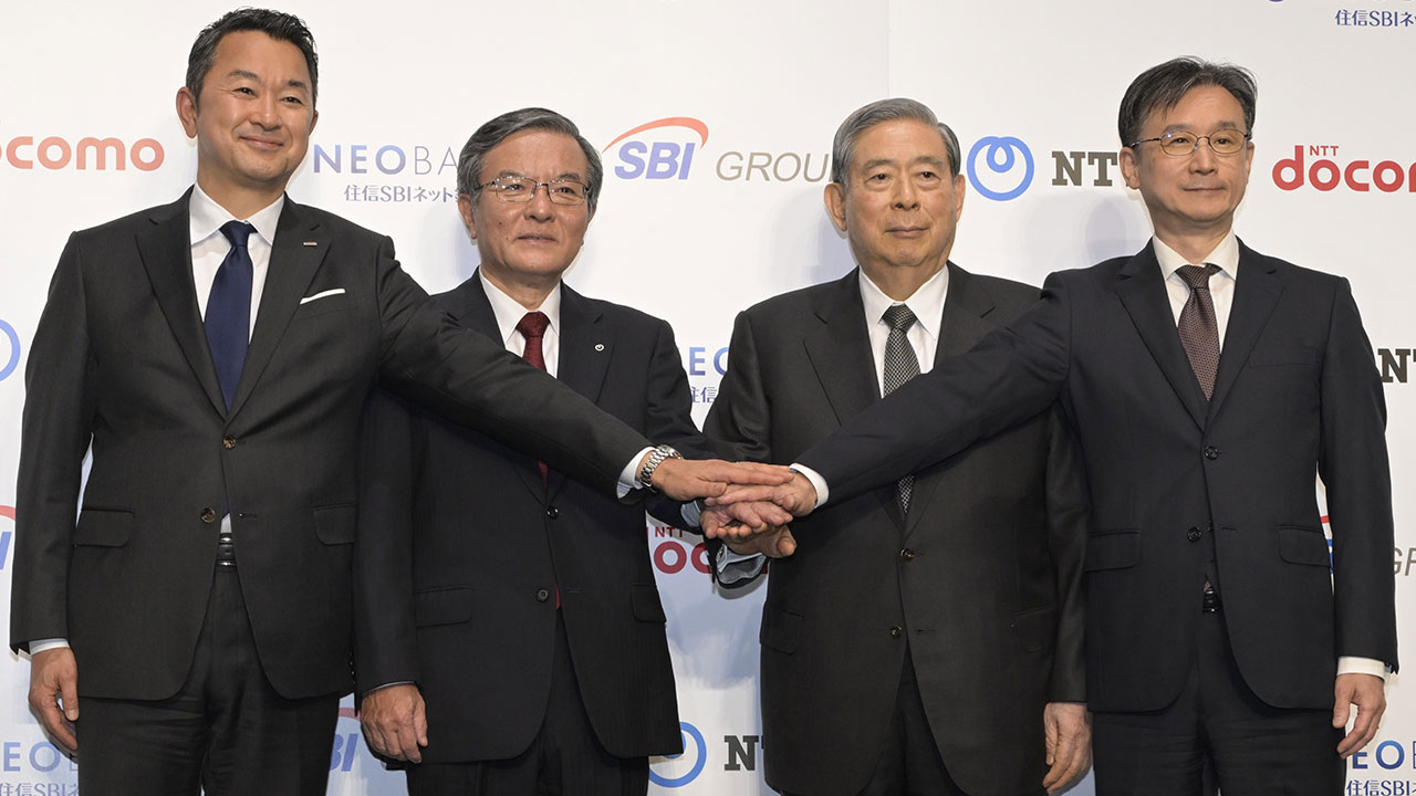 NTTドコモ、住信SBI銀行買収の舞台裏 一度は破談も執念の銀行業参入：日経ビジネス電子版