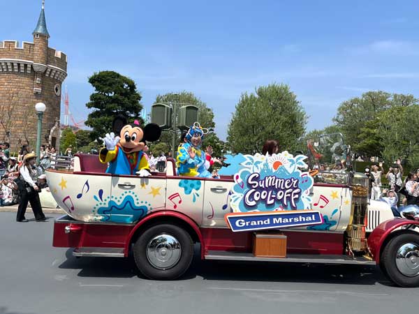東京ディズニー、新エリア開業も猛暑で入園者数減 アプリ導入も「使え