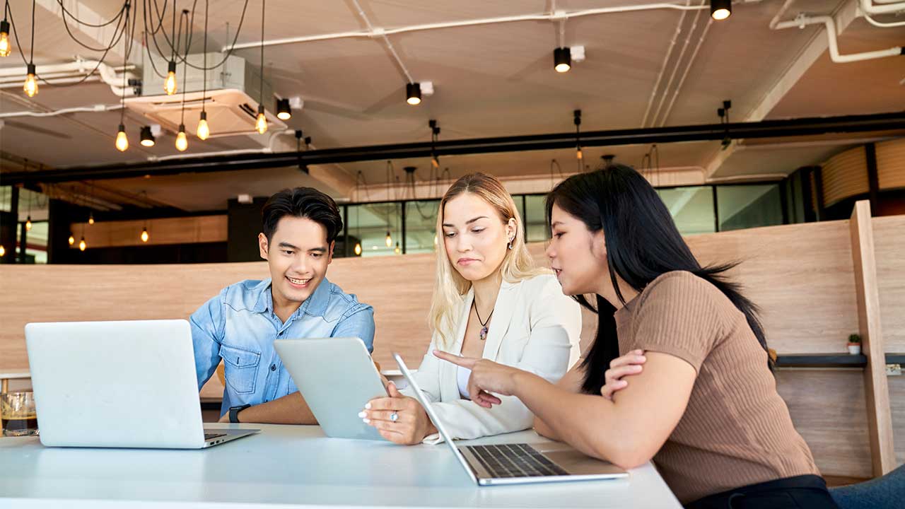 富士フイルム、海外学生インターン受け入れ　日本独自の育成型OJTが武器に