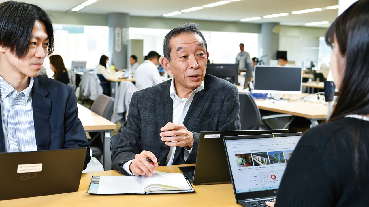 大和ハウス工業の68歳社員、職場に溶け込み若手にExcel指導：日経