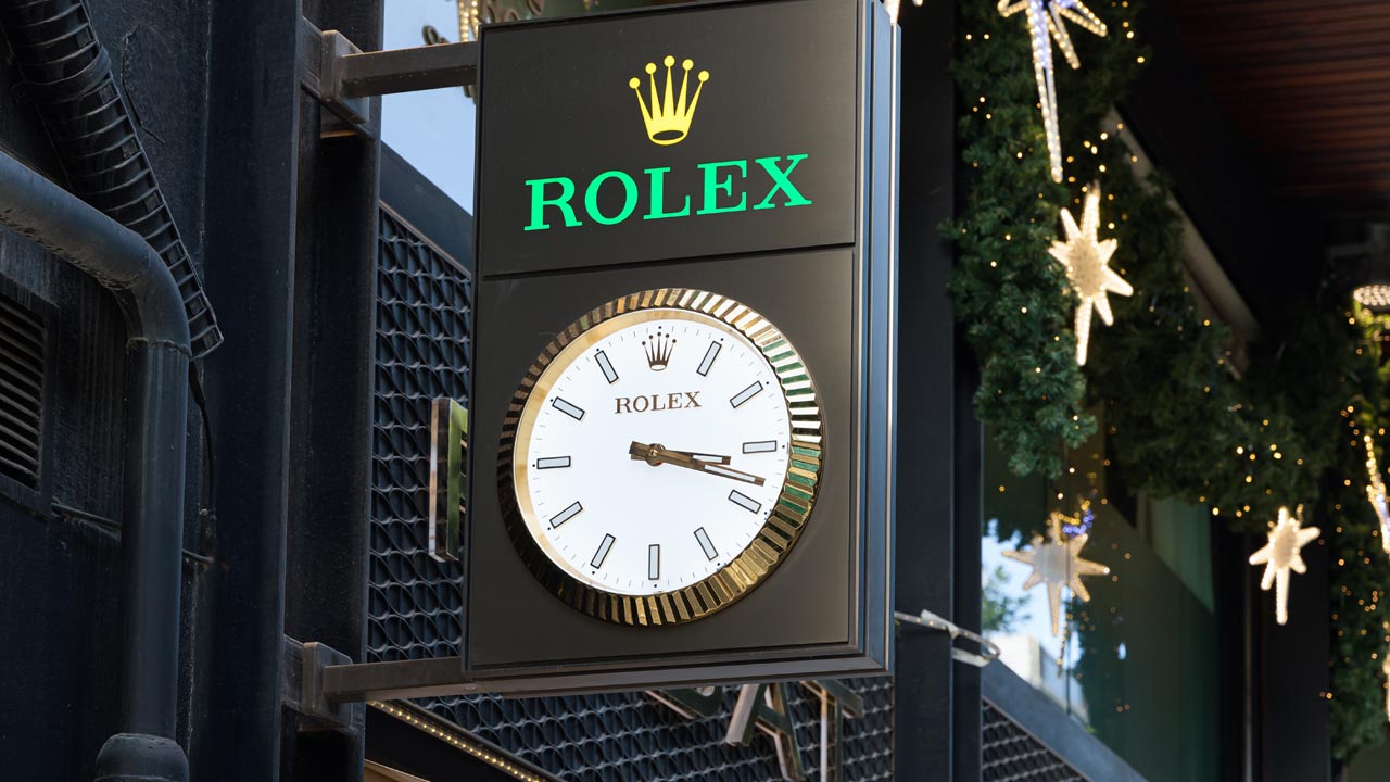 ロレックス、広告ビジネスの変貌を捉え「ステータスシンボル」に：日経
