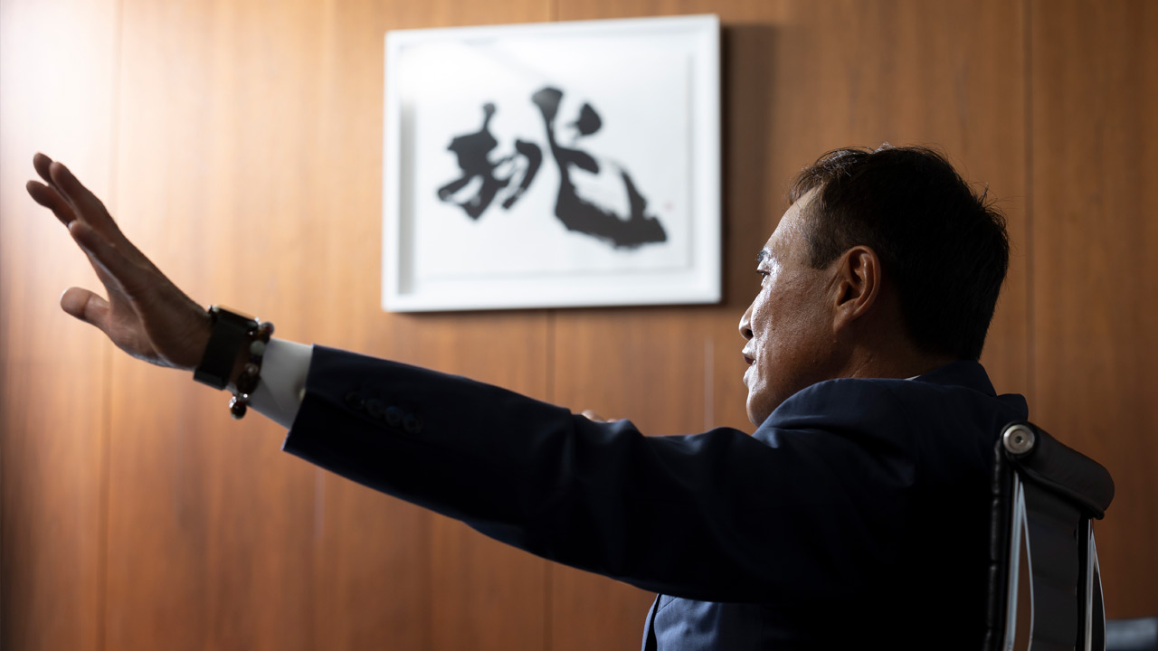 新浪剛史氏「経営者は時に天守閣に上れ」 王者が作ったゲームでは戦わ