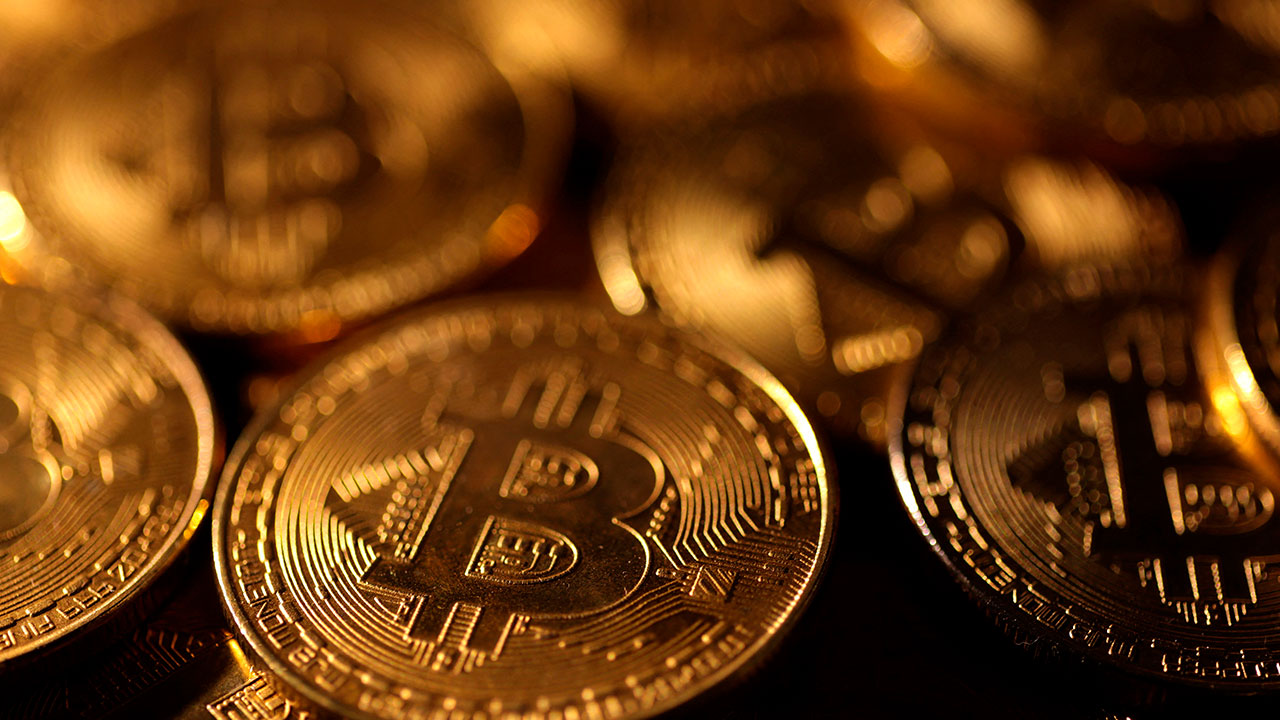 ビットコインが初の10万ドル台、トランプ氏勝利後に50％超上昇：日経ビジネス電子版