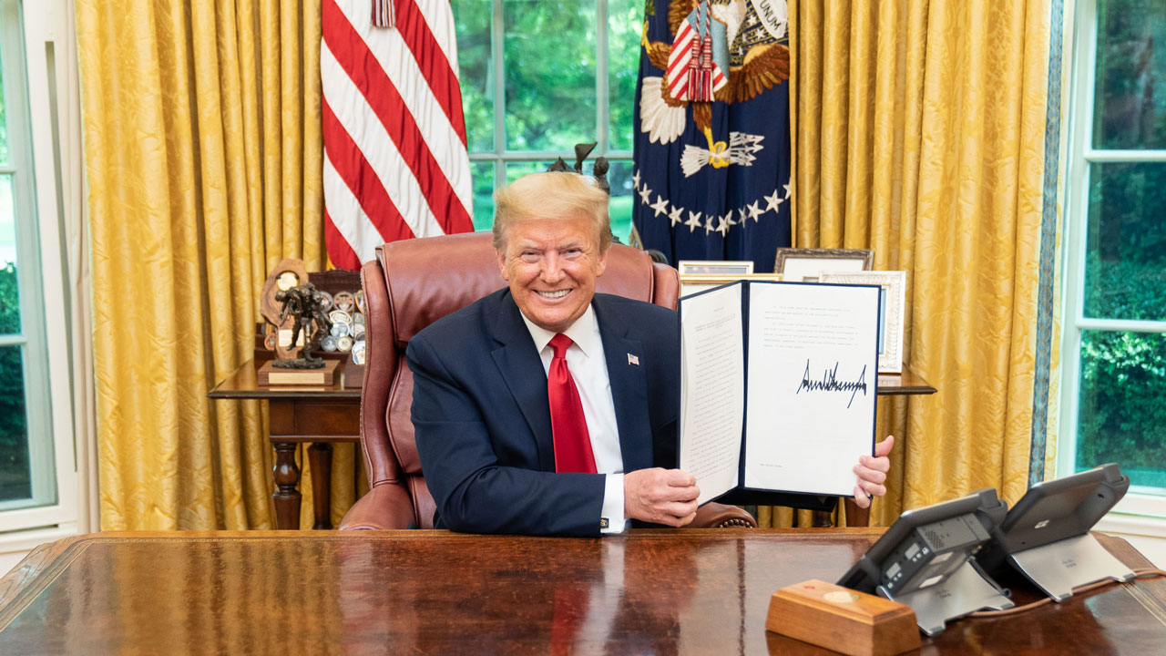 トランプ氏、「就任初日は独裁者になる」 頭にある5つのテーマ：日経ビジネス電子版