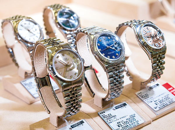新連載］高級ブランド、中古市場異変の裏側 ロレックスは新品価格と