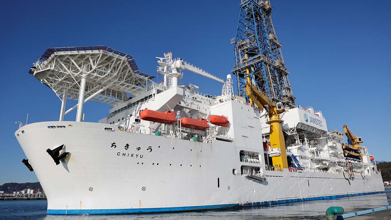 南鳥島レアアース泥。中国潜水艦に備えよ」国民民主安保調査会長に聞く