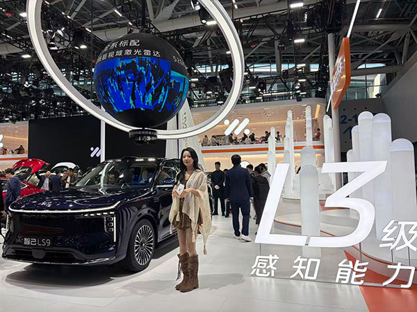 復活ファーウェイ、自動運転でトップレベル 中国「レベル3」車の黒子に 復活ファーウェイ、自動運転でトップレベル 中国「レベル3」車の黒子に