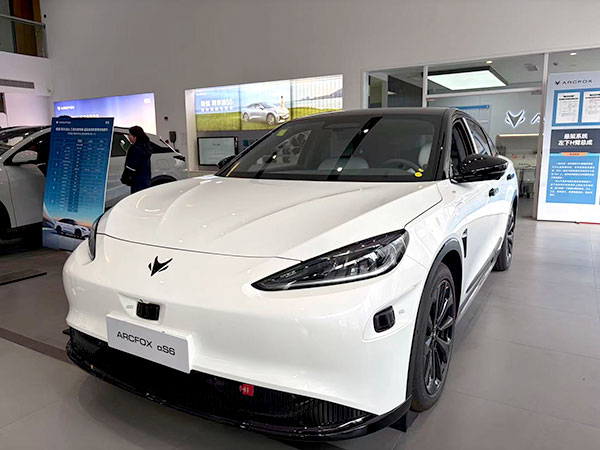 復活ファーウェイ、自動運転でトップレベル 中国「レベル3」車の黒子に