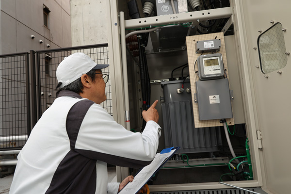 電気設備の保守点検、個人で年商2000万円台も うどん店倒産から40代で