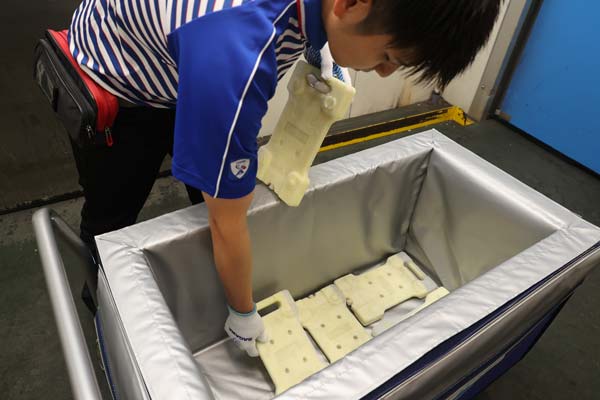 佐川急便、定温管理で猛暑でも溶けないチョコレート配送 半導体での
