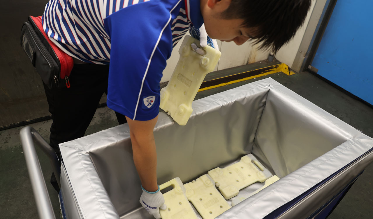 佐川急便、定温管理で猛暑でも溶けないチョコレート配送 半導体での
