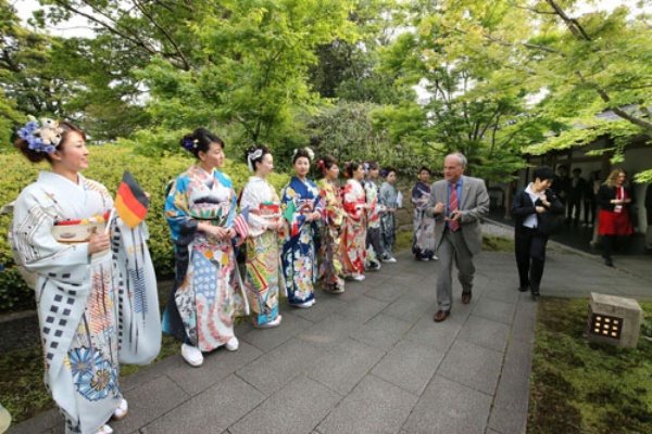 年 キモノで世界をひとつにつなぎます 4ページ目 日経ビジネス電子版 年 キモノで世界をひとつにつなぎます 4ページ目 日経ビジネス電子版