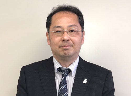 <span class="fontBold">上田 和巳(うえだ・かずみ)氏</span><br /> 積水ハウス IT業務部 部長 1989年、積水ハウス入社、技術研究所配属。2000年からICT推進部でIT住宅&eタウン実証実験等を担当。2006年から情報システム部(現IT業務部)で主に全社横断型のITプロジェクトに従事。現在、ブロックチェーンを活用した同社の賃貸住宅情報管理システム(2018年夏から稼働予定)の構築に携わる。