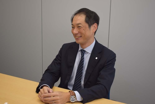 「デジタルを使って接客を高度化していく」と語るオープン・イノベーションセンター長の牧野国嗣氏