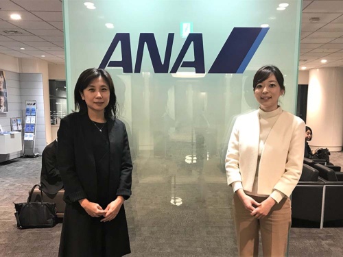 今田麻衣子・全日本空輸(ANA)CS&プロダクト・サービス室商品戦略部リーダー(左)と、直木美香子・同部アシスタントマネジャー