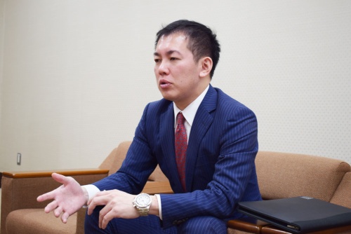 秘書課の後藤優弥課長補佐。2009年入省