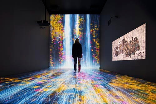 ロンドンのペースギャラリーで開催中の「teamLab: Transcending Boundaries」(写真:永川 智子、以下同)