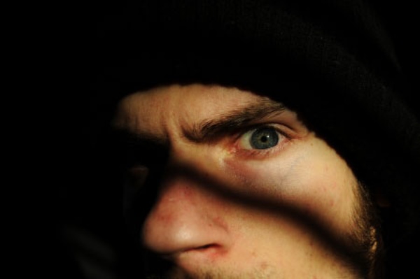 誰もがストーカーになり得る時代の 防衛術 日経ビジネス電子版