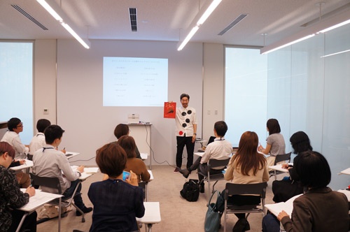 <a href="http://www.wacoal.jp/studyhall/" target="_blank">講座</a>は身体の美、感性の美、社会の美の3つの美をテーマに構成されている