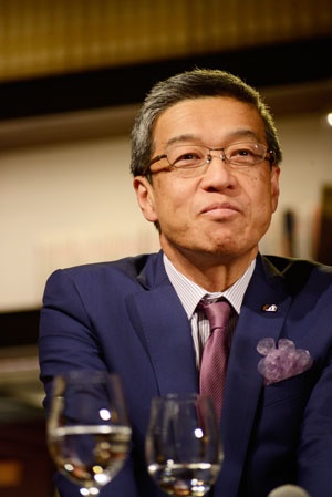 「小売業に求められているのは『編集』の視点」(三越伊勢丹ホールディングス 大西 洋社長)(写真:長島 大三朗、以下同)