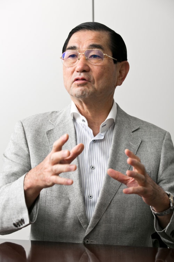 黒霧島 江夏拓三専務のhard Things 日経ビジネス電子版 黒霧島 江夏拓三専務のhard Things 日経ビジネス電子版