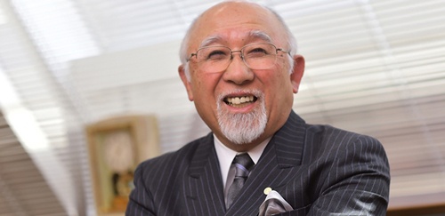<b>是枝伸彦(これえだ・のぶひこ)氏</b><br /> 1937年鹿児島県生まれ。60年中央大学法学部卒業。東京オフィスマシン勤務を経て、65年ミロク経理に入社。77年ミロク情報サービスを設立し、取締役に就任。80年に社長、92年から会長を兼務し、2005年会長。テレコムサービス協会会長なども務める。(写真・菊池一郎、以下同)