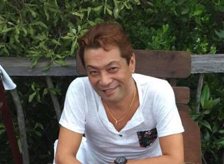 <b>バリの兄貴</b><br />本名:丸尾孝俊。1966年、大阪生まれ。中学校卒業後、看板屋に丁稚奉公。その後、飲食業、トラック運転手などからの独立を経てバリ島へ渡り現在は関連数十社へと成長しバリに住まいアジア中心に数百ヘクタールの不動産と数十件の自宅を所有。現地の孤児院や病院などに寄付を欠かさぬ人柄は、本人がモデルとなった映画「神様はバリにいる」(原案書籍:出稼げば大富豪)で存分に描かれている。