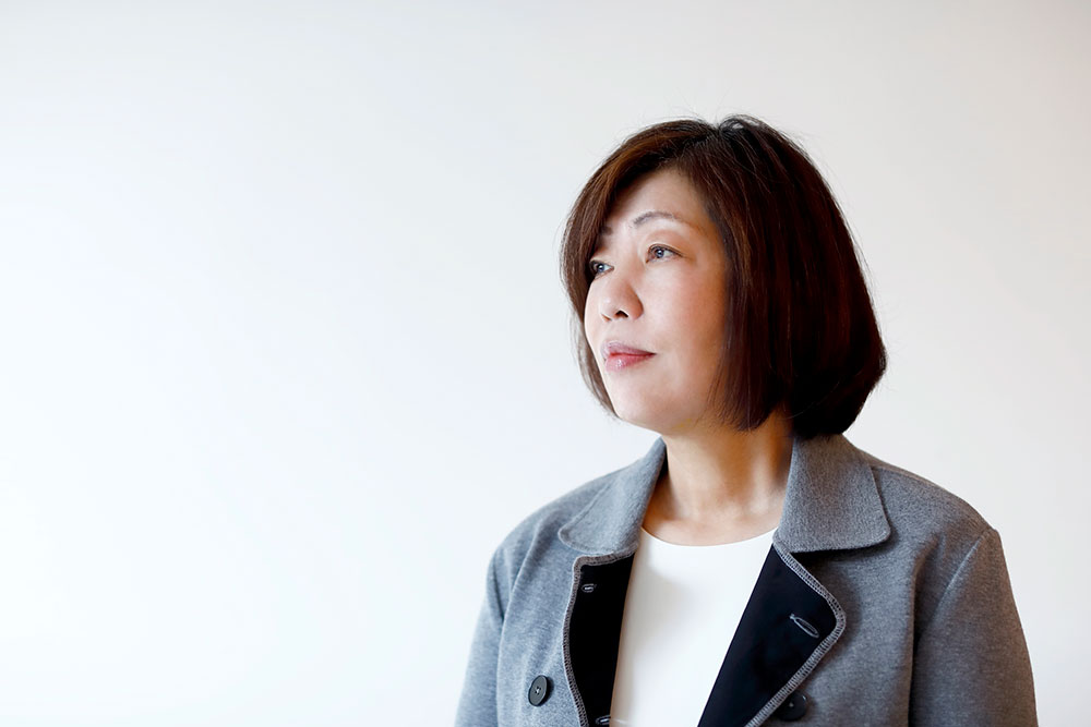 作家の林真理子氏（写真／竹井俊晴）。日本経済新聞の朝刊連載小説『<a href="https://amzn.to/2RROXbF" target="_blank">愉楽にて</a>』が一冊の単行本となって、11月20日に発売される。