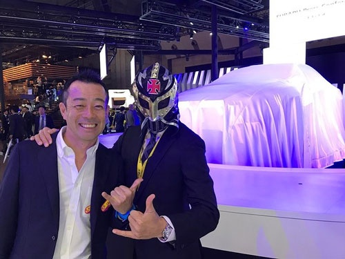 こちらはLOVECARS!TV!(http://lovecars.jp/)として、何と個人でブースを出している河口まなぶ氏。バリバリ配信していくそうです。お楽しみに!彼のバイタリティには脱帽です。東京マラソンでもさされたしなぁ。来年は負けないよ!