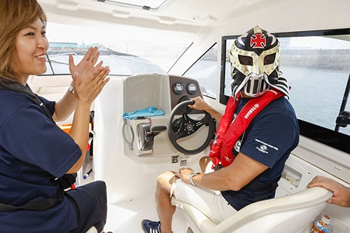 海の神よ、我を守り給え