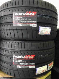 中古車を買ったら「タイヤと油脂類は全交換」は基本の「き」であります。タイヤはヨコハマの<a href="https://www.y-yokohama.com/brand/tire/advan/" target="_blank">ADVAN</a> Sport V105をチョイス。