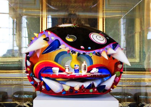 2010年、仏ヴェルサイユ宮殿で村上隆氏が作品展「MURAKAMI VERSAILLES」を開いた時に展示された作品の一つ。（写真：friday/123RF）