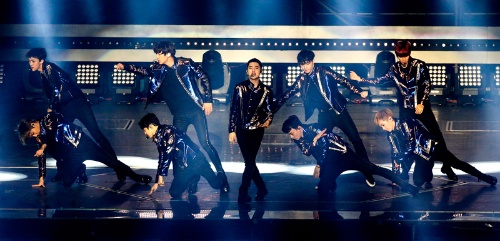 中国でのコンサートの開催が急遽中止になった韓国の人気アイドルグループ、EXO。中国人メンバーもおり、中国で今最も人気。（写真＝Imaginechina/アフロ）。