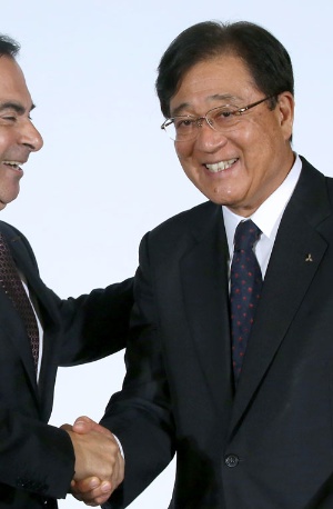 日産自動車との資本提携をまとめた三菱自動車の益子修会長兼CEO。悲願を達成したためなのか、自然と笑顔となった(写真:角倉武/アフロ)