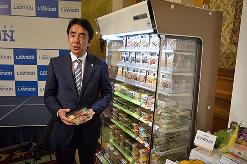 5月15日、サラダ新商品について語る竹増社長。説明はいつも理路整然としている