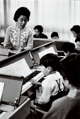 ヤマハが音楽教室の前身となる教室を始めたのは1954年